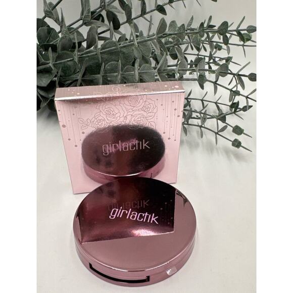 Girlactik Luminous Face Powder Neutral New in Box 9g / 0.32 Oz - Picture 2 of 7